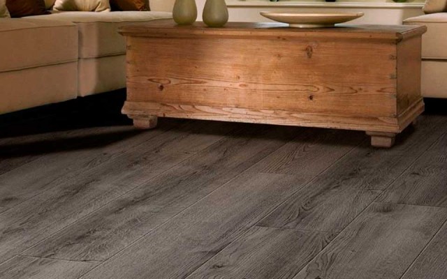 venta de pisos laminados obscuros
